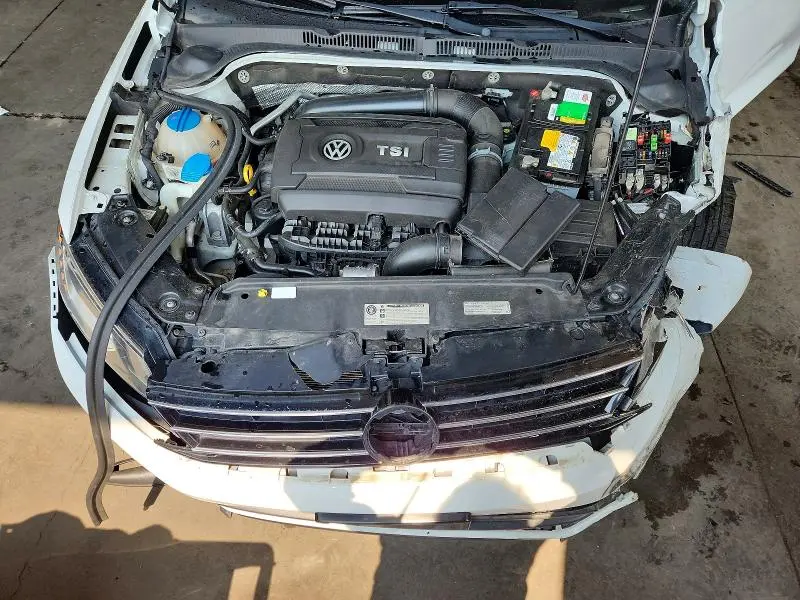 2015 VOLKSWAGEN JETTA SE  