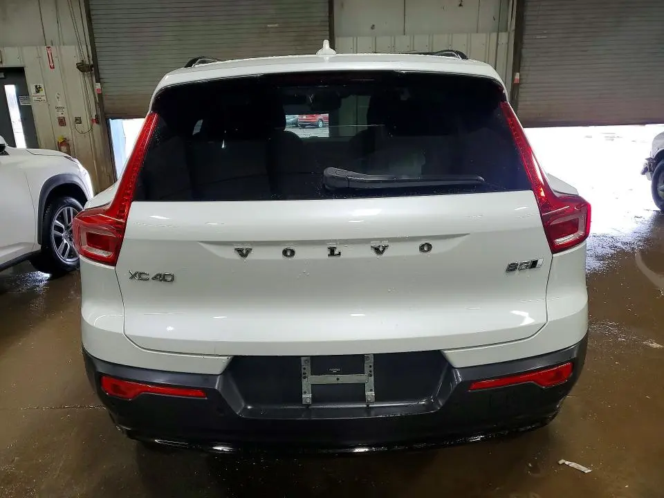 2023 VOLVO XC40 ULTIMATE  