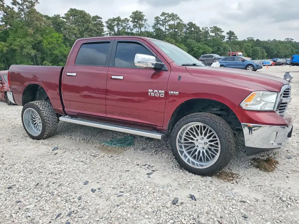 2016 RAM 1500 SLT  