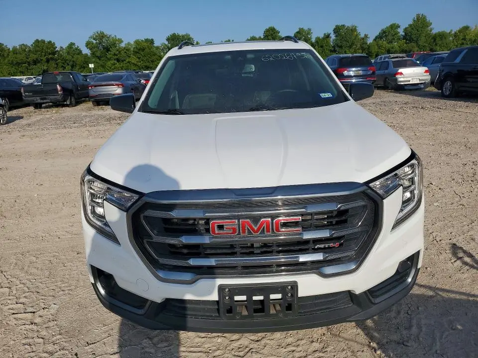 2024 GMC TERRAIN AT4  