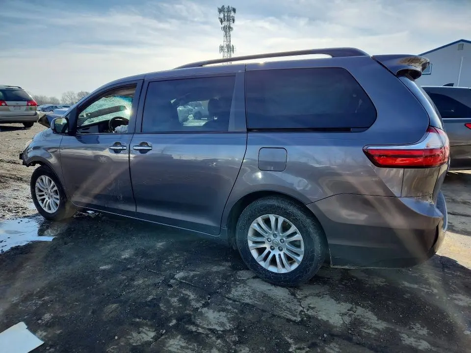 2015 TOYOTA SIENNA XLE 8-PASSENGER  