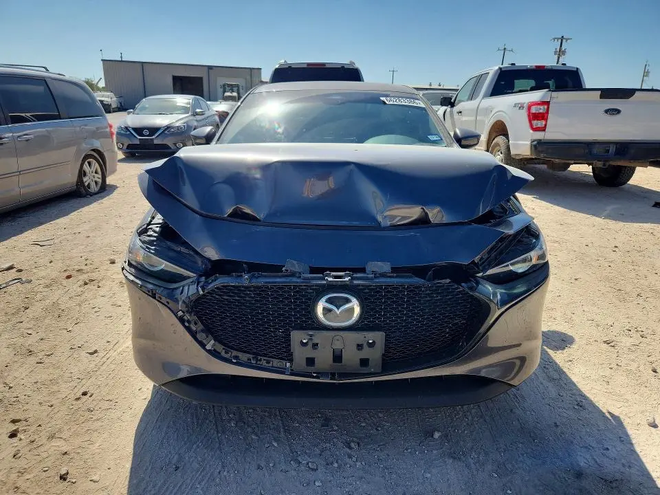 2024 MAZDA 3 PREFERRED  
