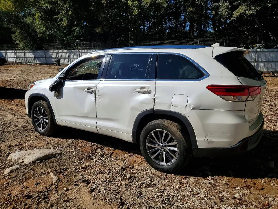 2017 TOYOTA HIGHLANDER XLE  