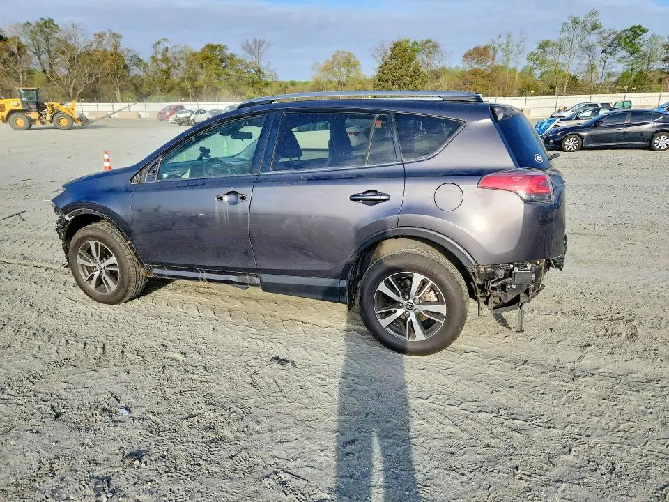 2018 TOYOTA RAV4 XLE  