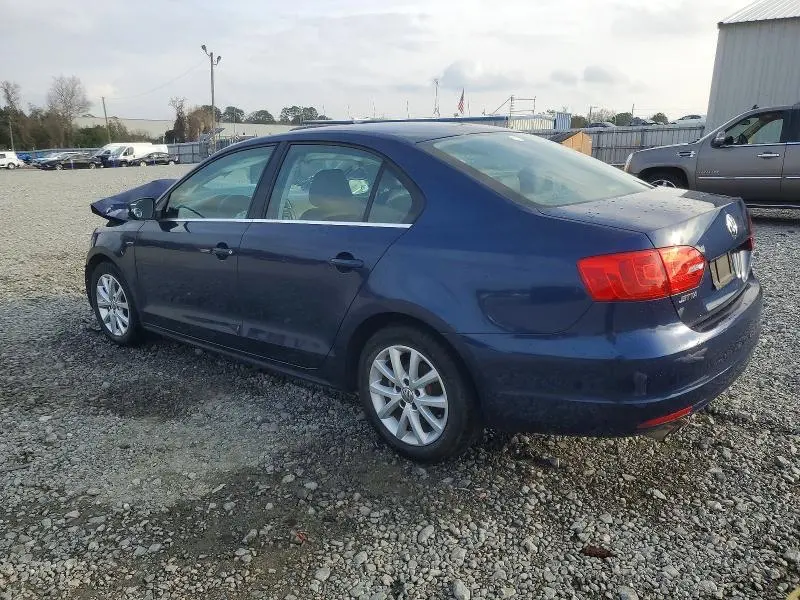 2013 VOLKSWAGEN JETTA SE  