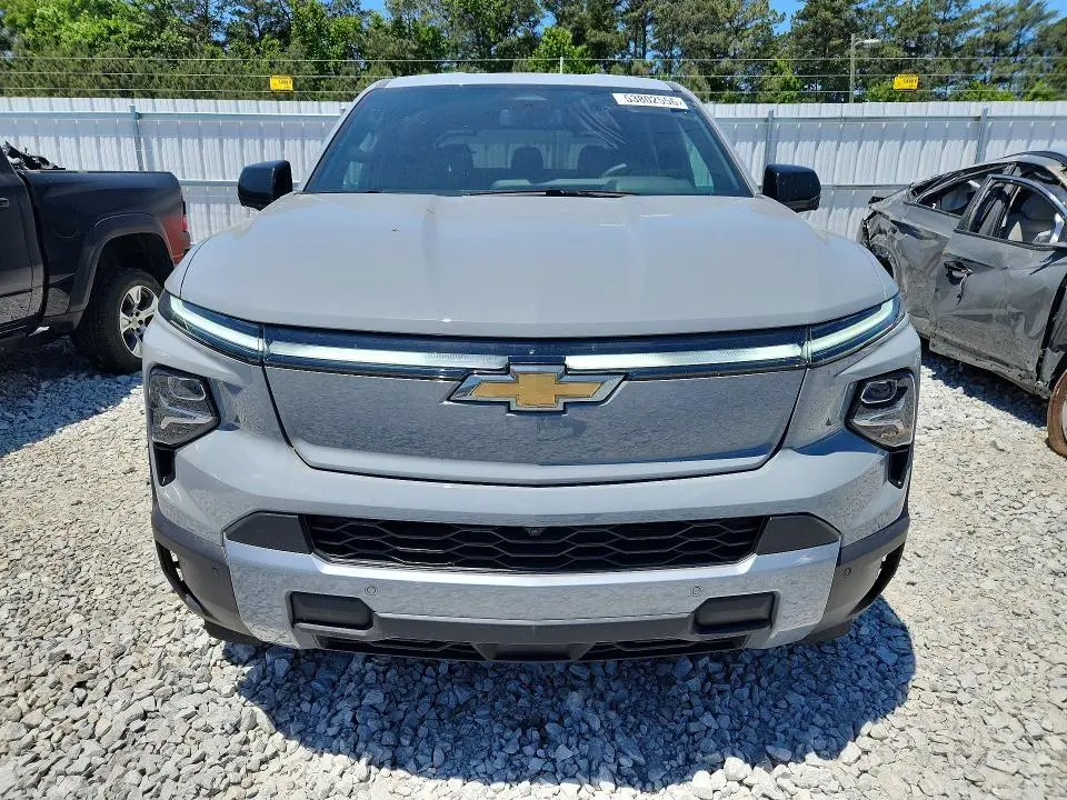 2025 CHEVROLET SILVERADO LT  