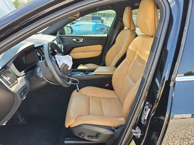 2021 VOLVO XC60 T6 INSCRIPTION  