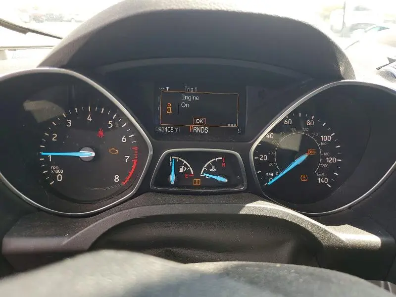 2017 FORD ESCAPE SE  