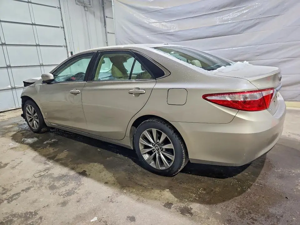 2015 TOYOTA CAMRY XLE  