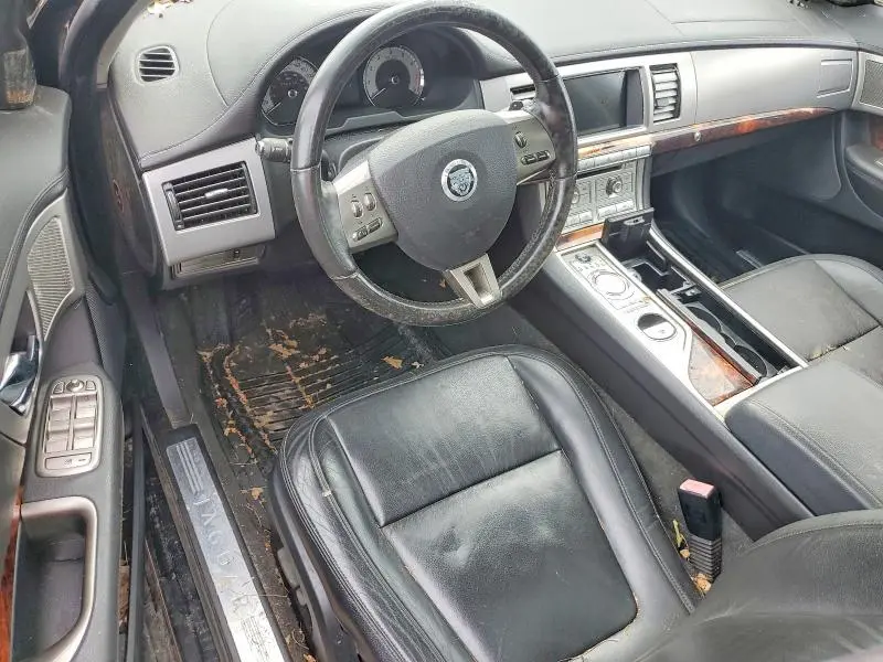 2011 JAGUAR XF   