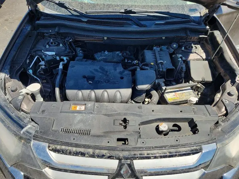 2016 MITSUBISHI OUTLANDER SE  