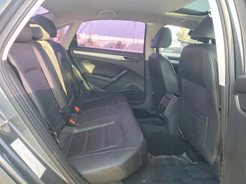 2019 VOLKSWAGEN PASSAT   