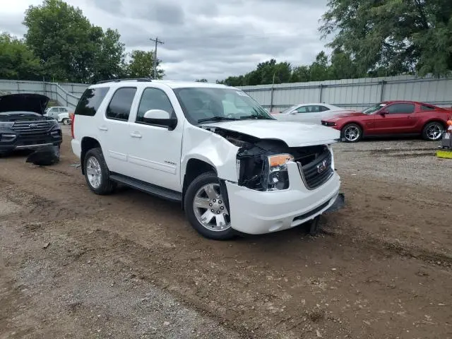2011 GMC YUKON SLE  