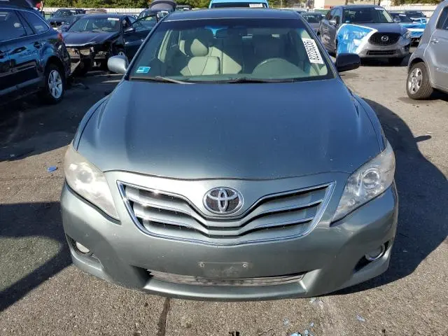 2011 TOYOTA CAMRY SE  