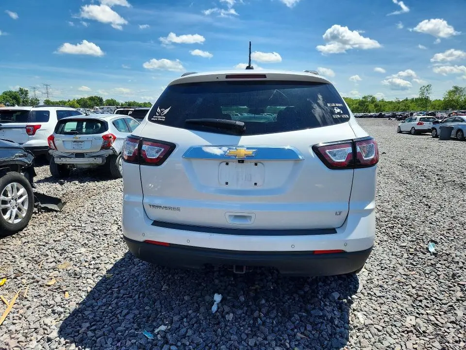 2017 CHEVROLET TRAVERSE LT  