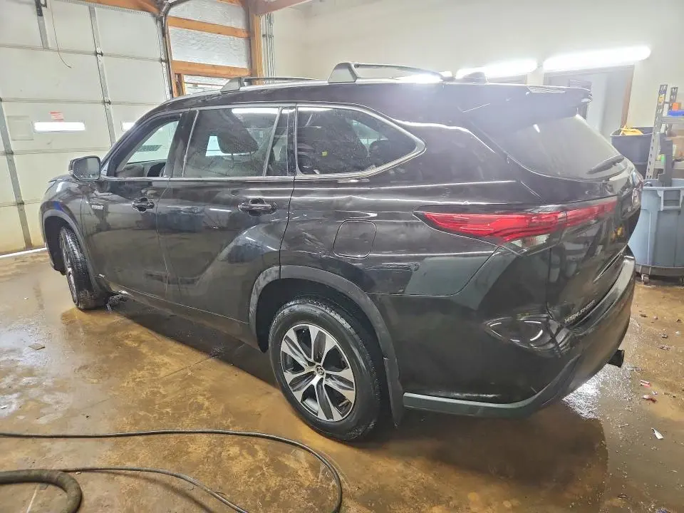 2020 TOYOTA HIGHLANDER HYBRID XLE  