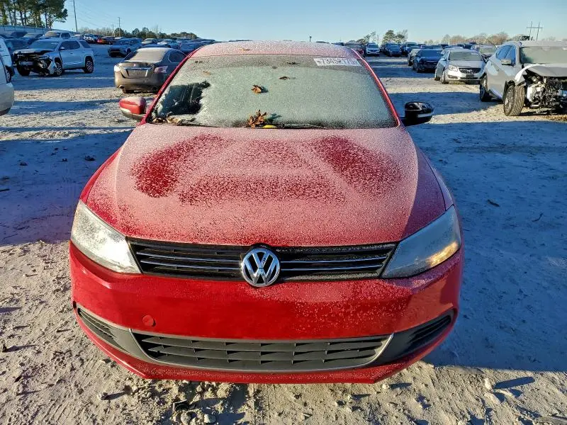 2013 VOLKSWAGEN JETTA SE  