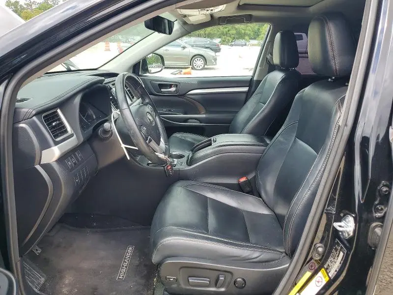 2017 TOYOTA HIGHLANDER XLE  