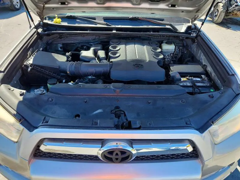 2010 TOYOTA 4RUNNER SR5  