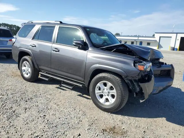2022 TOYOTA 4RUNNER SR5  
