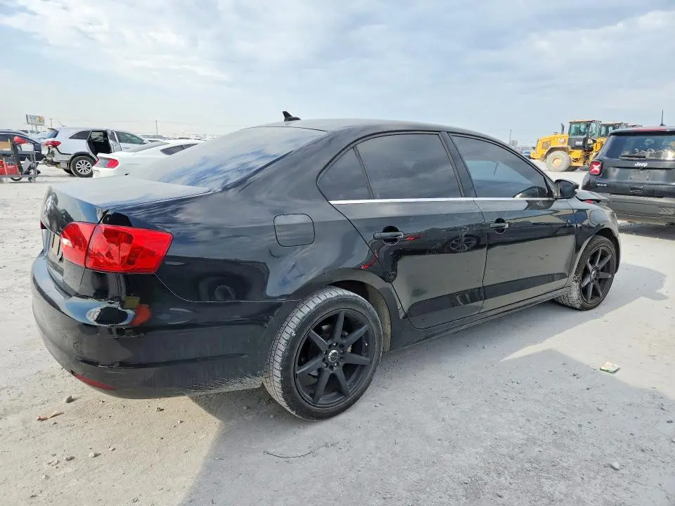 2013 VOLKSWAGEN JETTA SE  