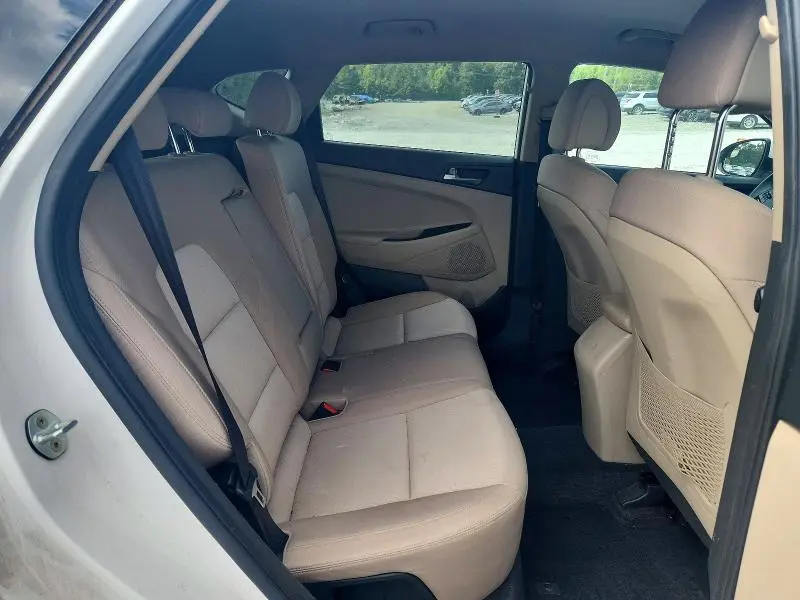 2016 HYUNDAI TUCSON SE  
