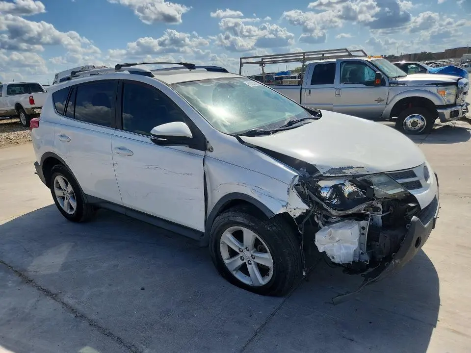 2013 TOYOTA RAV4 XLE  