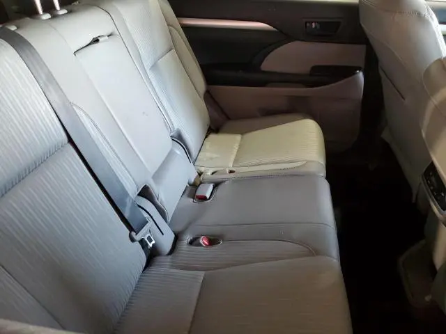 2014 TOYOTA HIGHLANDER LE  