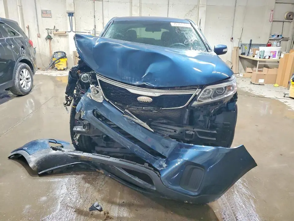 2014 KIA SORENTO LX  