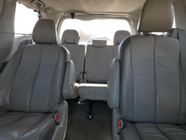 2013 TOYOTA SIENNA XLE