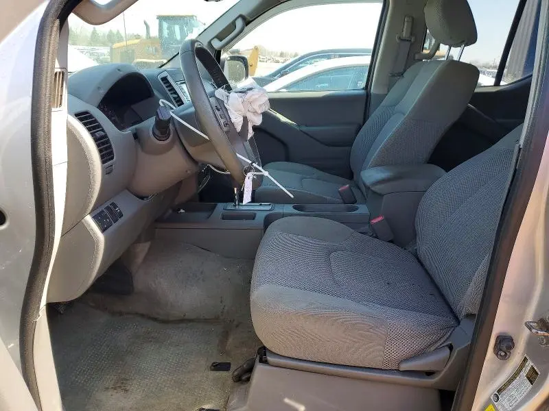 2016 NISSAN FRONTIER SV  
