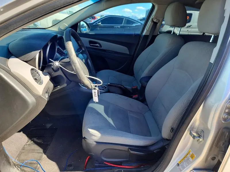 2012 CHEVROLET CRUZE LT  