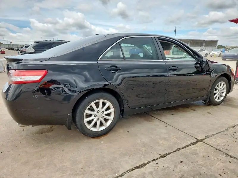2011 TOYOTA CAMRY SE  
