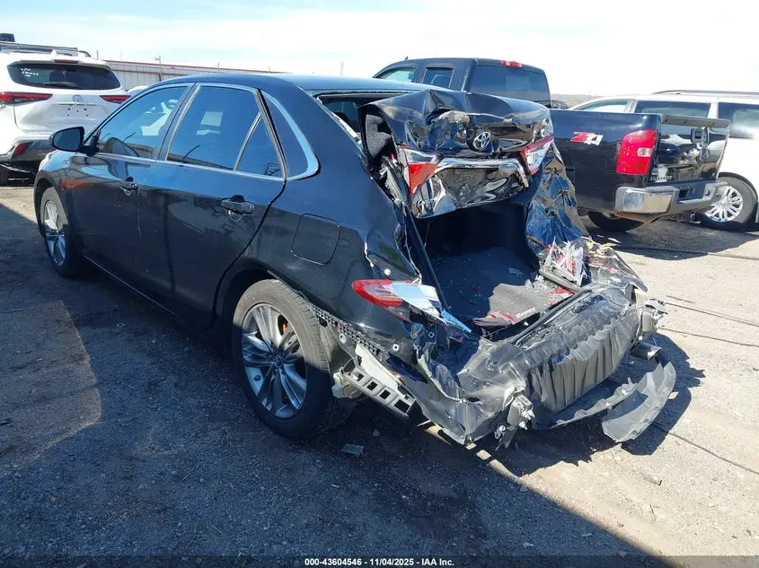 2016 TOYOTA CAMRY SE