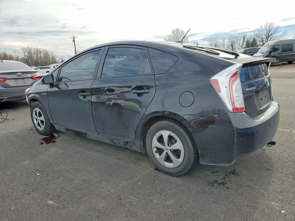 2014 TOYOTA PRIUS THREE  