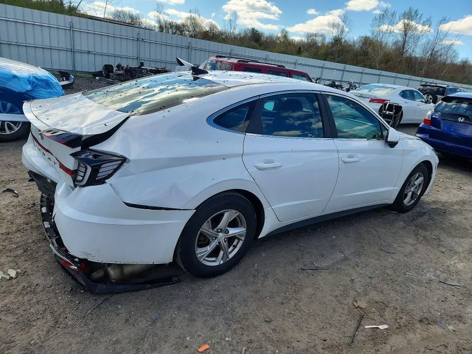 2022 HYUNDAI SONATA SE  