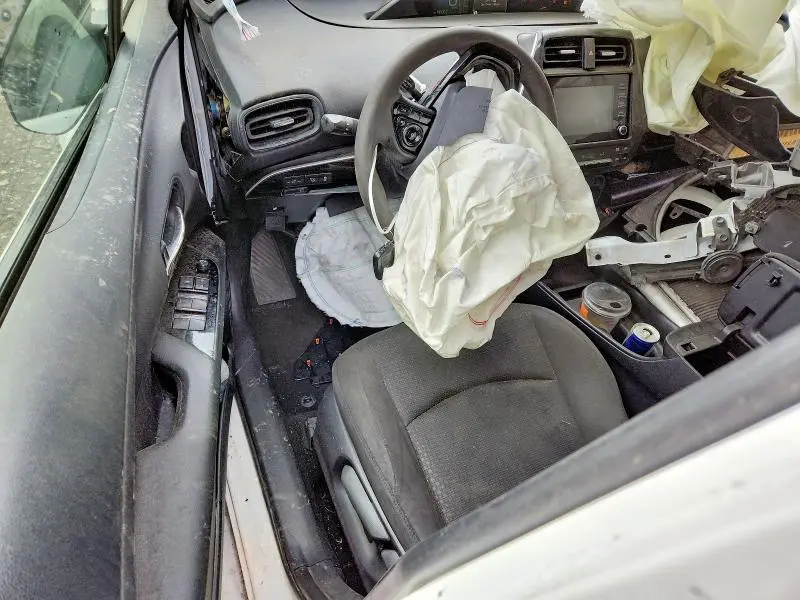 2020 TOYOTA PRIUS LE  
