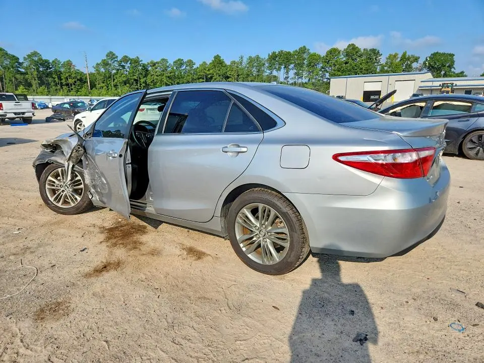 2017 TOYOTA CAMRY SE  