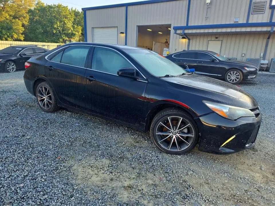 2017 TOYOTA CAMRY XSE  