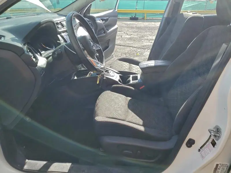 2017 NISSAN ROGUE SPORT S  