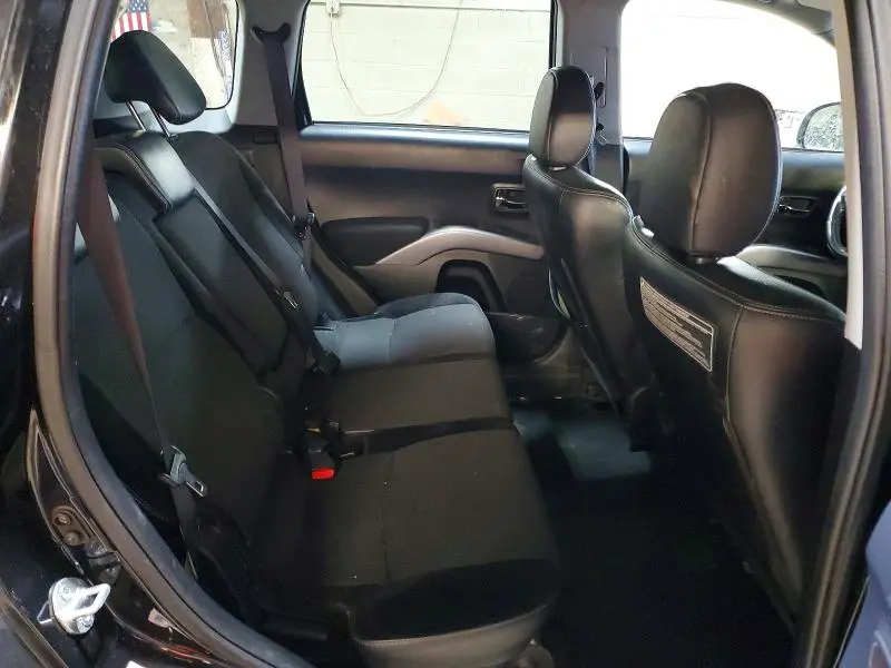 2010 MITSUBISHI OUTLANDER SE  