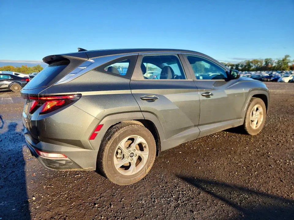 2022 HYUNDAI TUCSON SE  