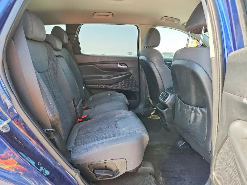 2019 HYUNDAI SANTA FE SE  