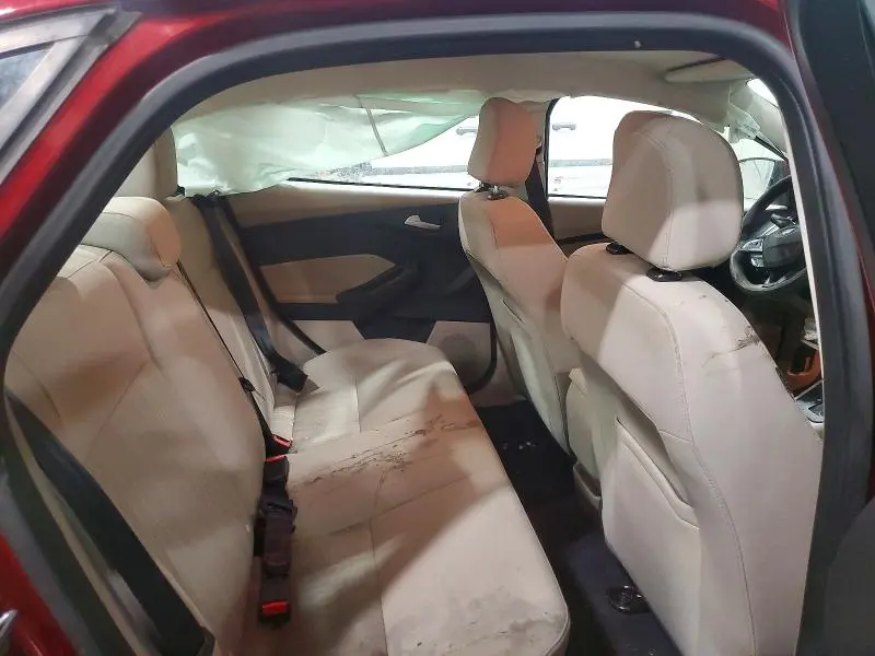 2015 FORD FOCUS SE  