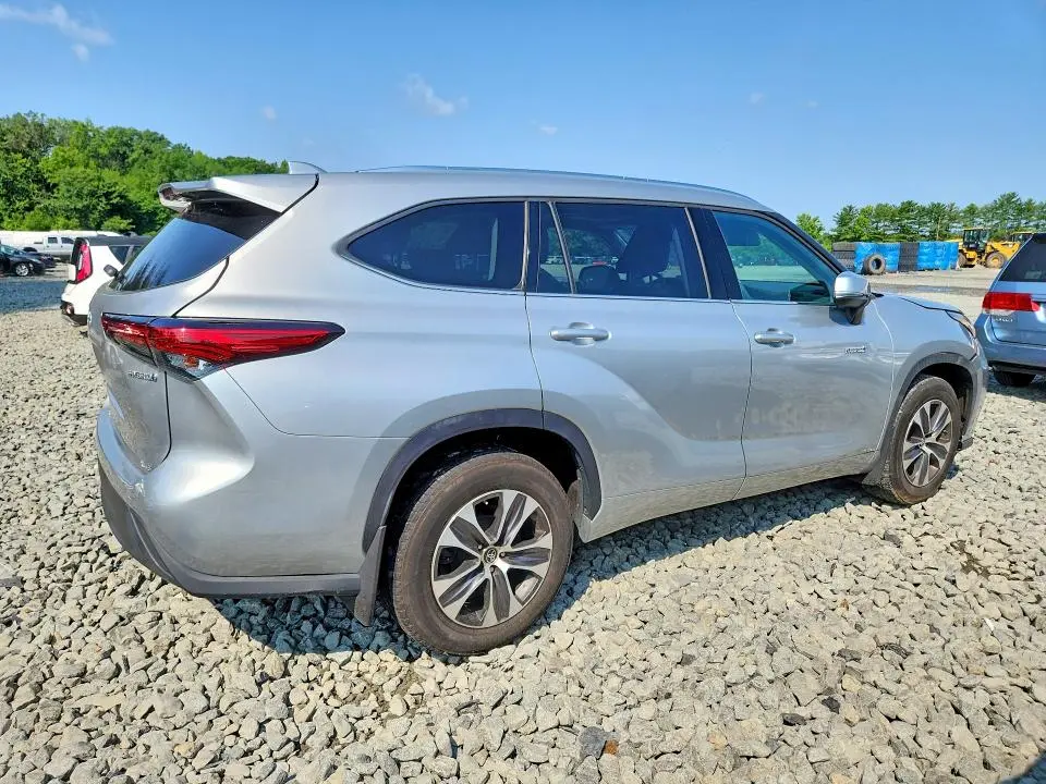 2021 TOYOTA HIGHLANDER HYBRID XLE  