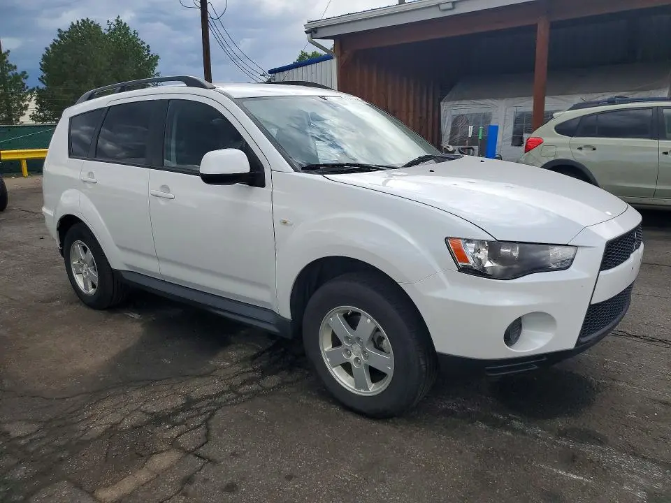 2010 MITSUBISHI OUTLANDER ES  