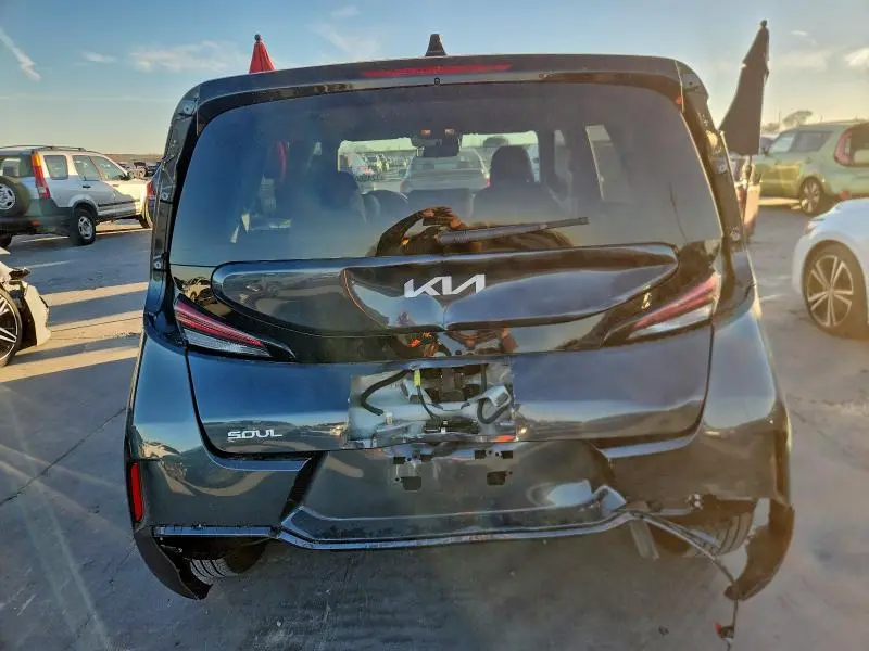 2025 KIA SOUL LX  