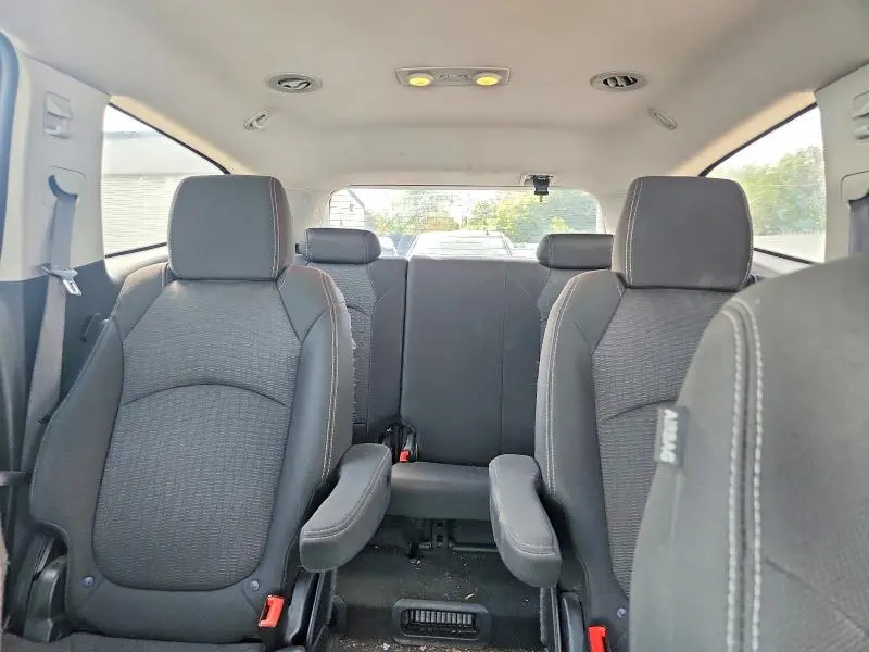 2013 CHEVROLET TRAVERSE LT  