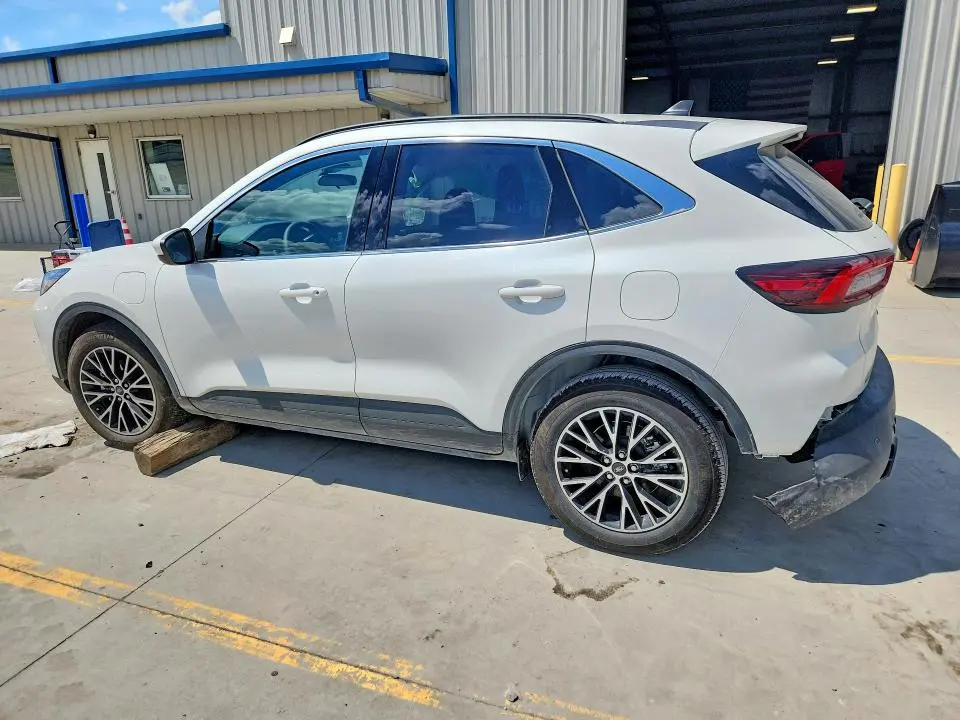 2025 FORD ESCAPE   