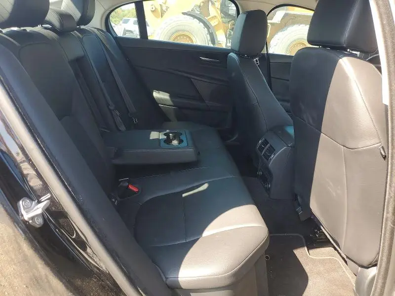 2019 JAGUAR XE   